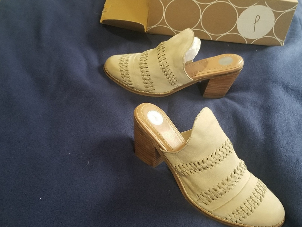 Journee Collection Leather Huntley Shoes! NWT 8.5
